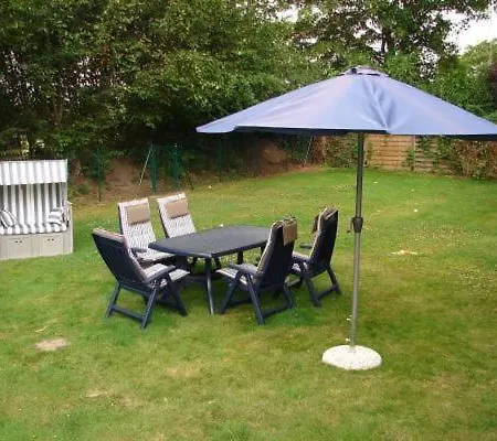 In Mit Grossem Garten